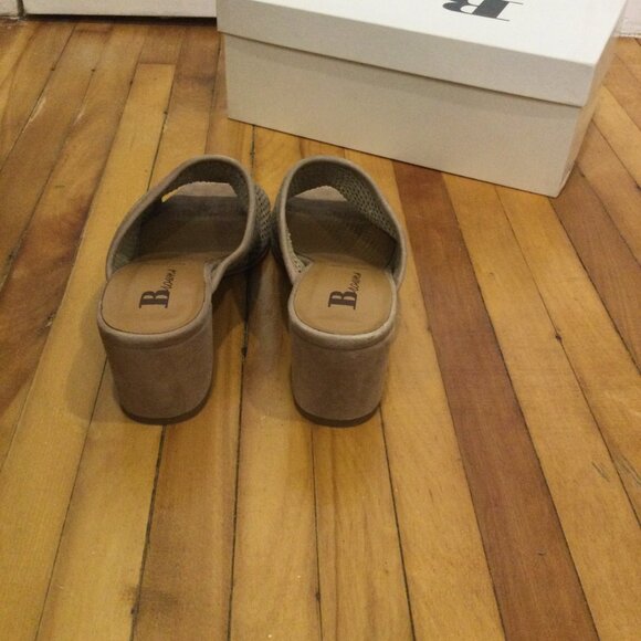 Brown's Beige Suede Leather Warwick Sandals (Size 9) (BNIB) - Picture 5 of 9